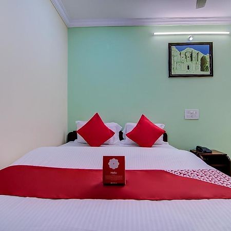 Oyo Lalitha Delight Hotel Visakhapatnam Bagian luar foto