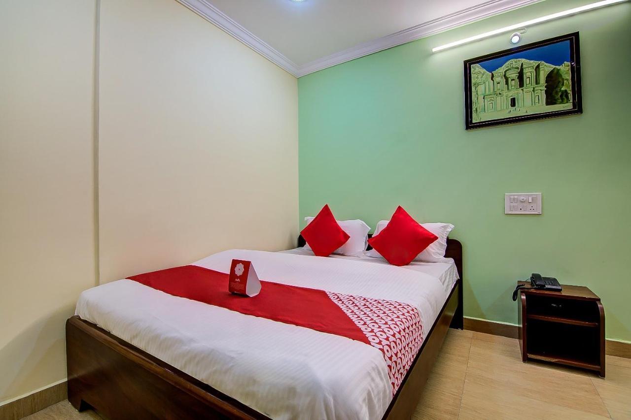 Oyo Lalitha Delight Hotel Visakhapatnam Bagian luar foto