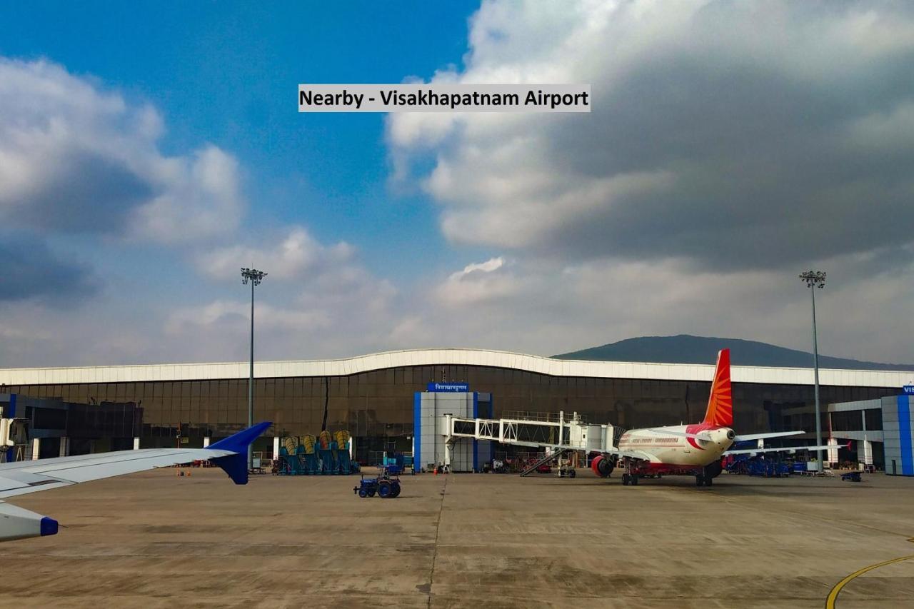 Oyo Lalitha Delight Hotel Visakhapatnam Bagian luar foto