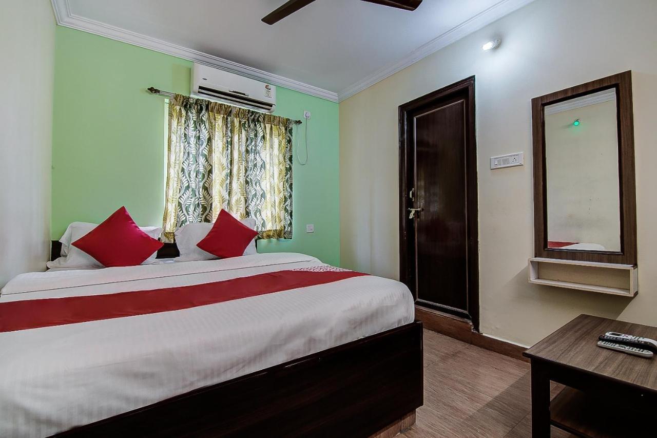 Oyo Lalitha Delight Hotel Visakhapatnam Bagian luar foto