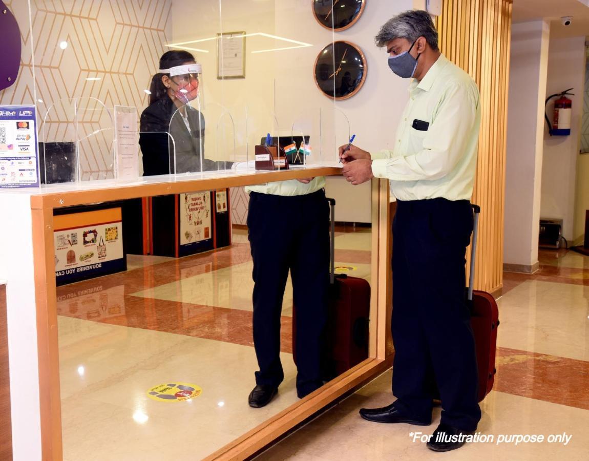 Oyo Lalitha Delight Hotel Visakhapatnam Bagian luar foto
