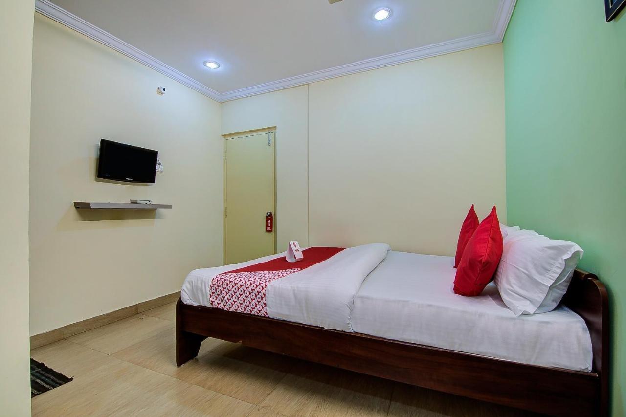 Oyo Lalitha Delight Hotel Visakhapatnam Bagian luar foto